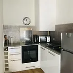 Au Pied De La Cite Καρκασόν