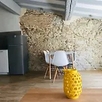 Au Pied De La Cite Καρκασόν